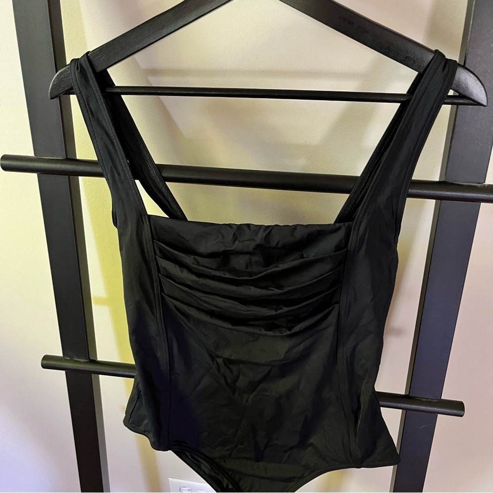 Calvin Klein Black Pleated Top One Piece Swimsuit Square Neck Shelf Bra Size 10 - Picture 3 of 7